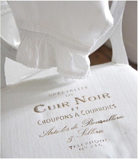 VINTAGE PAINT Stencil Cuir noir 40x30